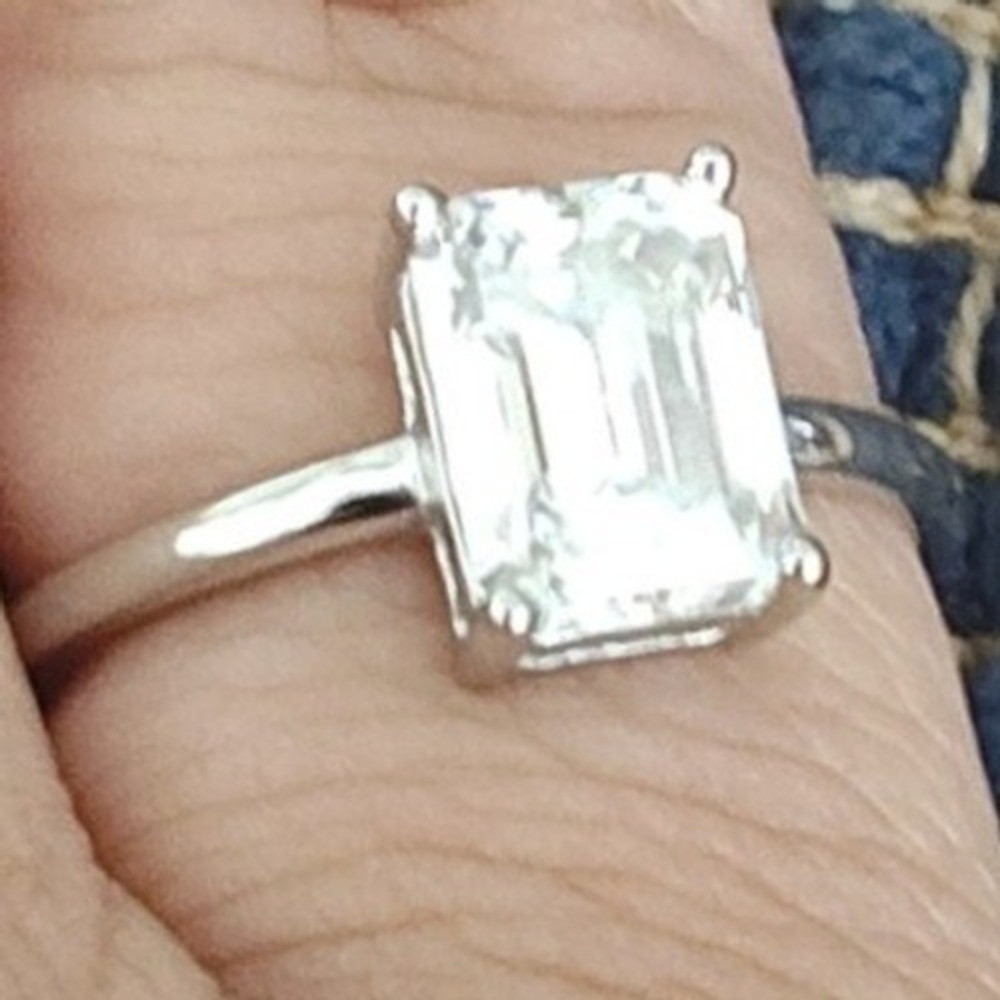 Gorgeous Moissanite‎ Ring 2.0ct Emerald Cut Solitaire Silver